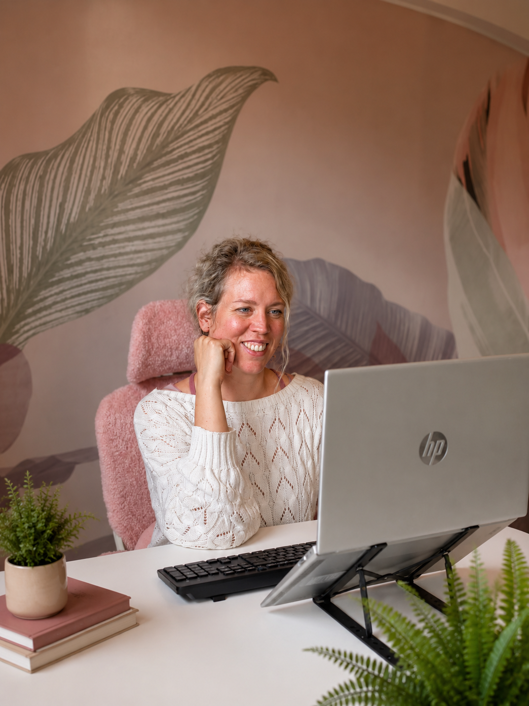 Nina Liebrand tijdens een online groepssessie